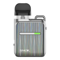 Smok NOVO Master Pod Mod gümüş renkli çizgili gövde ve siyah ağızlık.
