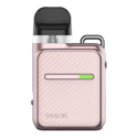Smok NOVO Master Pod Mod pembe renkli, karbon fiber desenli, kompakt elektronik sigara.